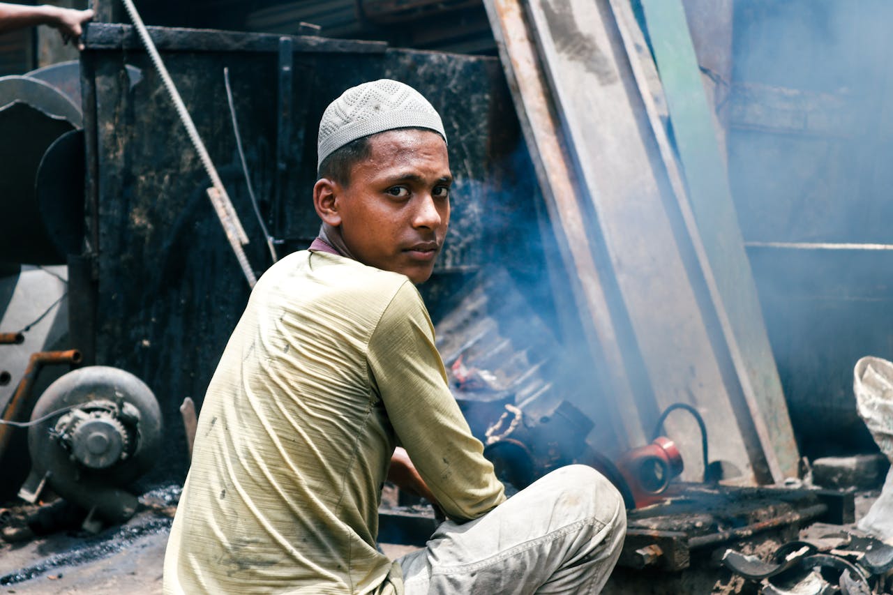worker of Sadarghat. 